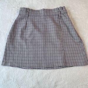 Bershka Plaid Pattern High Rise Mini Skirt Size Small